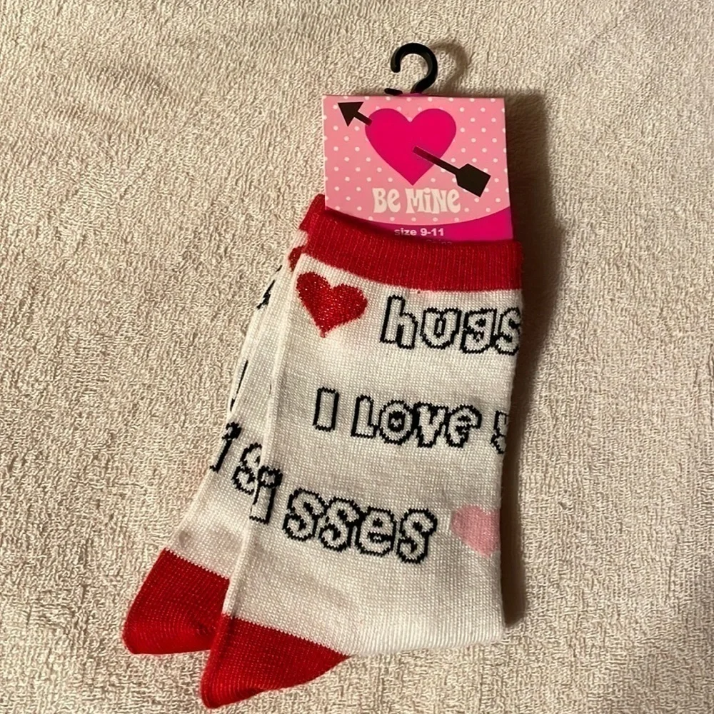 Women’s valentines day socks hugs and kisses